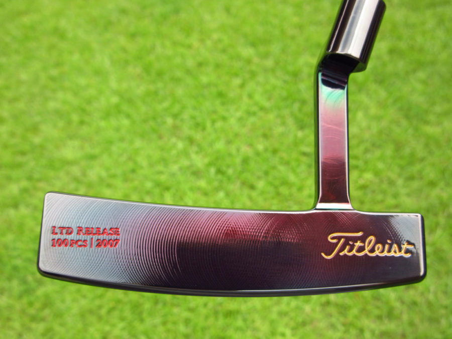 scotty cameron limited release 2007 black pearl "made for pebble beach" circa 2 putter golf club with grip in plastic